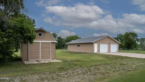 8900 Willow Rd N, Mandan, ND 58554 photo 16