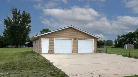 8900 Willow Rd N, Mandan, ND 58554 photo 13