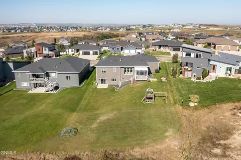 1213 Round Top Rd, Bismarck, ND 58503 photo 45