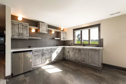 1213 Round Top Rd, Bismarck, ND 58503 photo 34