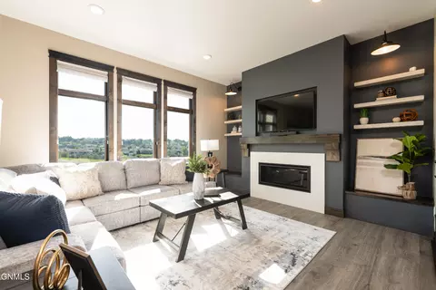 1213 Round Top Rd, Bismarck, ND 58503 photo 8