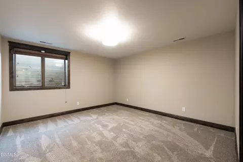 1213 Round Top Rd, Bismarck, ND 58503 photo 37