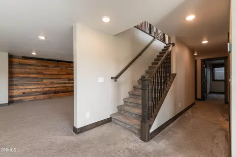 1213 Round Top Rd, Bismarck, ND 58503 photo 30