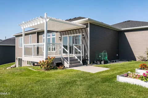 1213 Round Top Rd, Bismarck, ND 58503 photo 4