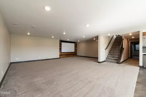 1213 Round Top Rd, Bismarck, ND 58503 photo 31