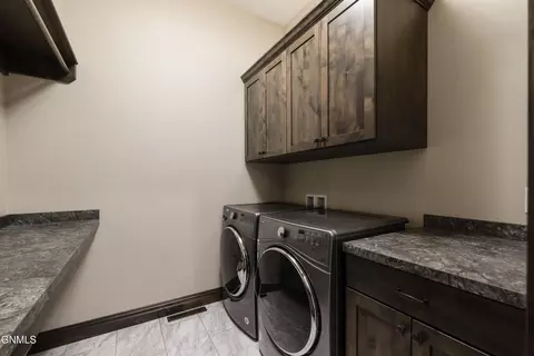 1213 Round Top Rd, Bismarck, ND 58503 photo 17