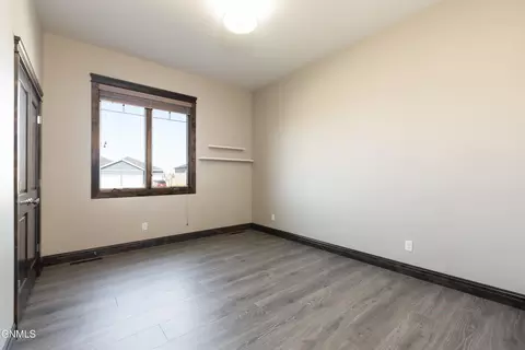 1213 Round Top Rd, Bismarck, ND 58503 photo 28