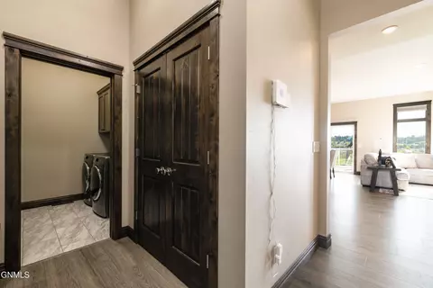 1213 Round Top Rd, Bismarck, ND 58503 photo 18