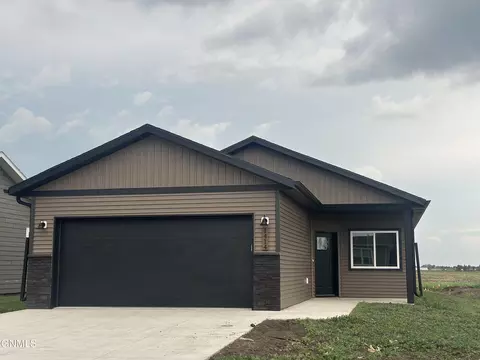 1414 10th St SW, Jamestown, ND 58401
