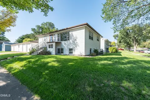 1420 Laforest Ave, Bismarck, ND 58501