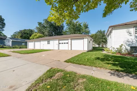 1420 Laforest Ave, Bismarck, ND 58501 photo 27