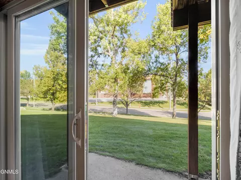 Exterior - 435 Brandon Dr E, Bismarck, ND 58503 photo 3 of 12