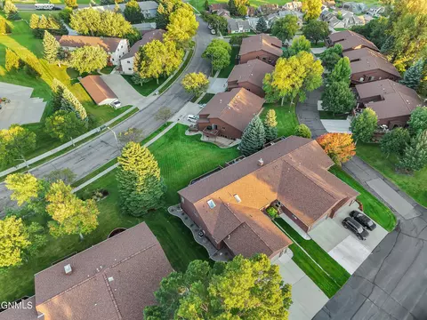 View/Area - 435 Brandon Dr E, Bismarck, ND 58503 photo 5 of 7