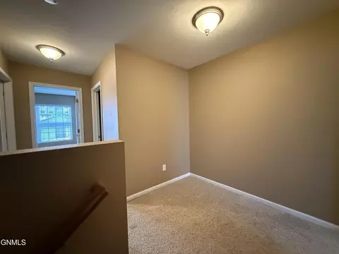 806 Bremner Ave, Bismarck, ND 58503 photo 19