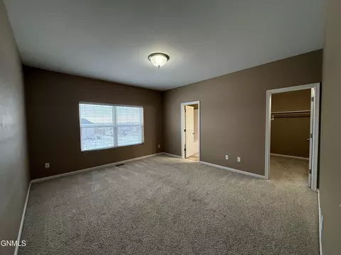 806 Bremner Ave, Bismarck, ND 58503 photo 25