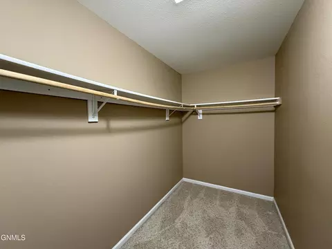 806 Bremner Ave, Bismarck, ND 58503 photo 26
