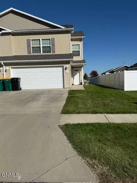 810 Bremner Ave, Bismarck, ND 58503