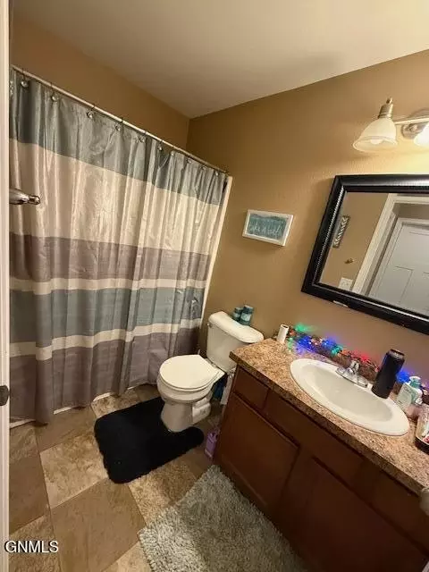 Bath - 810 Bremner Ave, Bismarck, ND 58503 photo 5 of 5