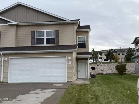 817 Bremner Ave, Bismarck, ND 58503