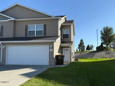821 Bremner Ave, Bismarck, ND 58503