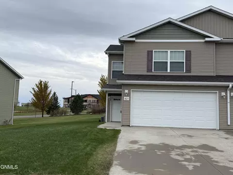 823 Bremner Ave, Bismarck, ND 58503