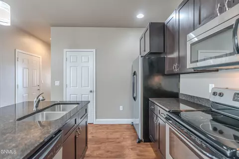 Kitchen - 809 Canada Ave, Bismarck, ND 58501 photo 7 of 8