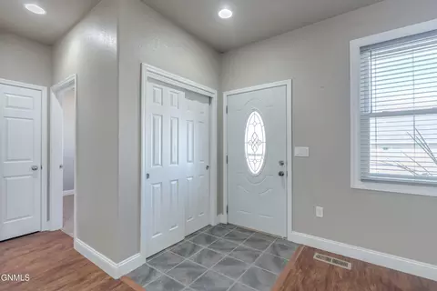 Entry Way - 809 Canada Ave, Bismarck, ND 58501 photo 1 of 4