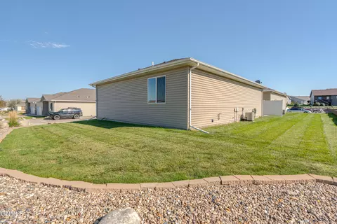 Exterior - 809 Canada Ave, Bismarck, ND 58501 photo 7 of 9