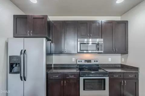 Kitchen - 809 Canada Ave, Bismarck, ND 58501 photo 3 of 8