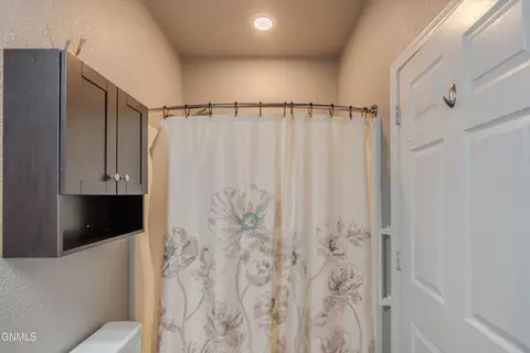 Bath - 809 Canada Ave, Bismarck, ND 58501 photo 5 of 5