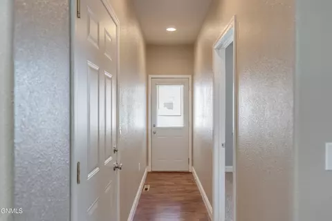 Entry Way - 809 Canada Ave, Bismarck, ND 58501 photo 2 of 4
