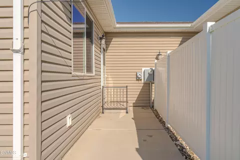 Exterior - 809 Canada Ave, Bismarck, ND 58501 photo 9 of 9