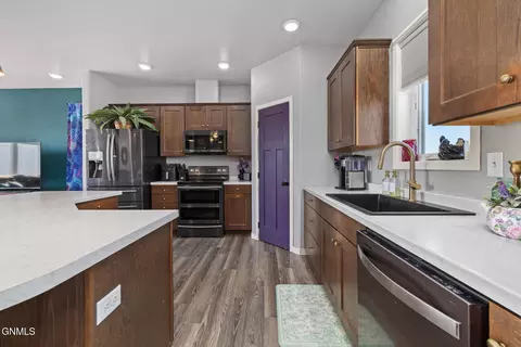 Kitchen - 14753 Baxter St, Williston, ND 58801 photo 3 of 3
