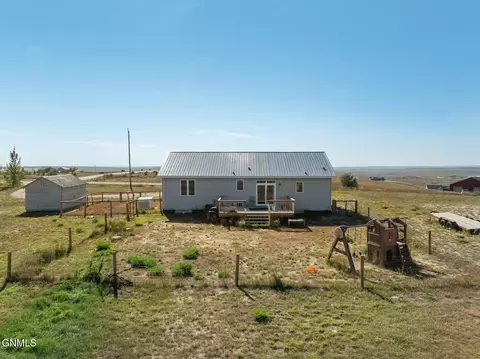 Exterior - 14753 Baxter St, Williston, ND 58801 photo 3 of 7