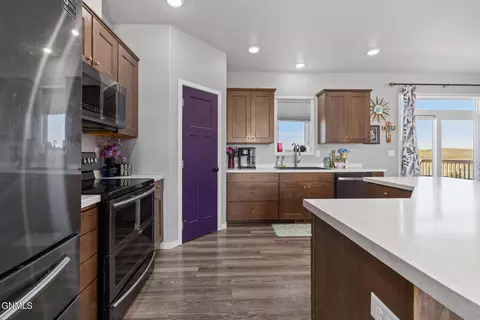 Kitchen - 14753 Baxter St, Williston, ND 58801 photo 1 of 3