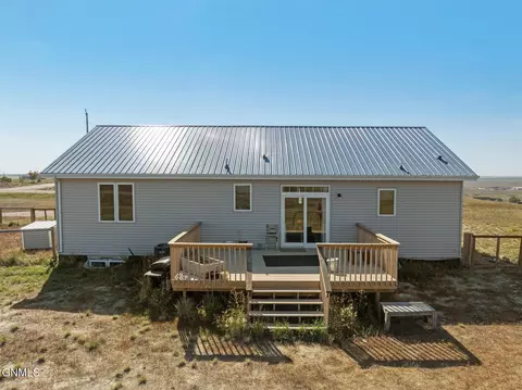 Exterior - 14753 Baxter St, Williston, ND 58801 photo 4 of 7