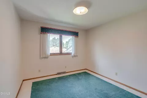 213 Redstone Dr, Bismarck, ND 58503 photo 25