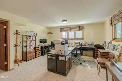 213 Redstone Dr, Bismarck, ND 58503 photo 47