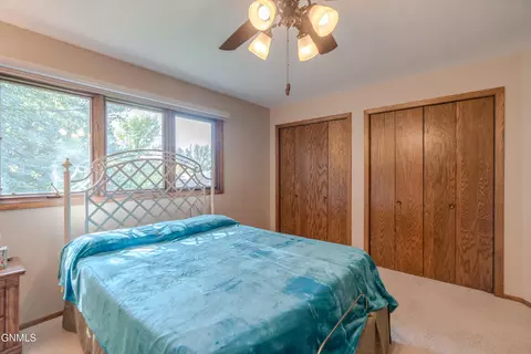 213 Redstone Dr, Bismarck, ND 58503 photo 30