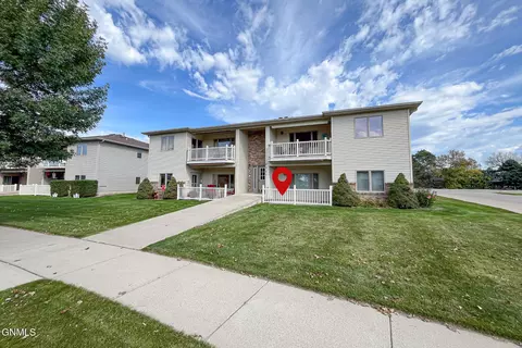 2904 Bayshore Bnd SE, Mandan, ND 58554