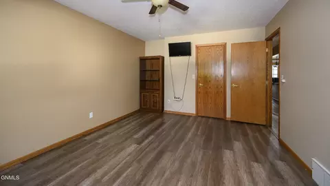 418 Munich Dr, Bismarck, ND 58504 photo 24