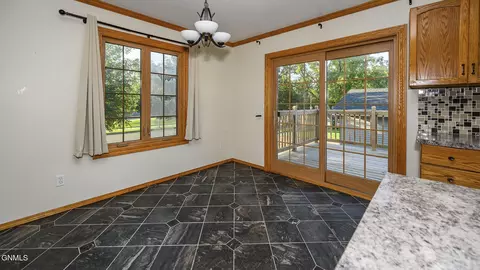 418 Munich Dr, Bismarck, ND 58504 photo 11