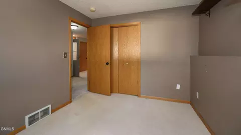 418 Munich Dr, Bismarck, ND 58504 photo 35