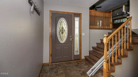 418 Munich Dr, Bismarck, ND 58504 photo 15