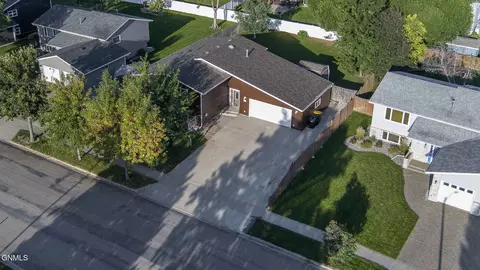 418 Munich Dr, Bismarck, ND 58504 photo 43