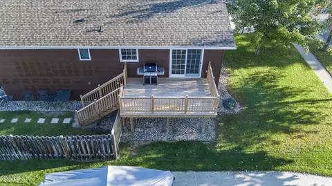 418 Munich Dr, Bismarck, ND 58504 photo 3
