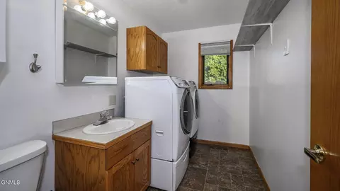 418 Munich Dr, Bismarck, ND 58504 photo 18