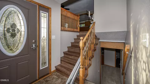 418 Munich Dr, Bismarck, ND 58504 photo 16