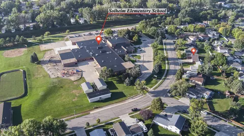 418 Munich Dr, Bismarck, ND 58504 photo 49