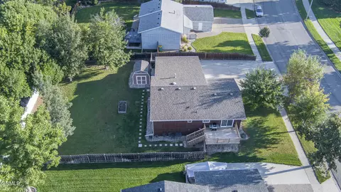 418 Munich Dr, Bismarck, ND 58504 photo 2